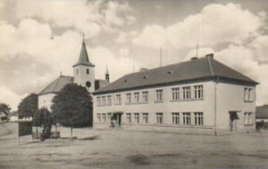 Historická fotografie školy